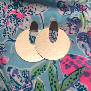 NWOT Kendra Scott Gold Diane earrings